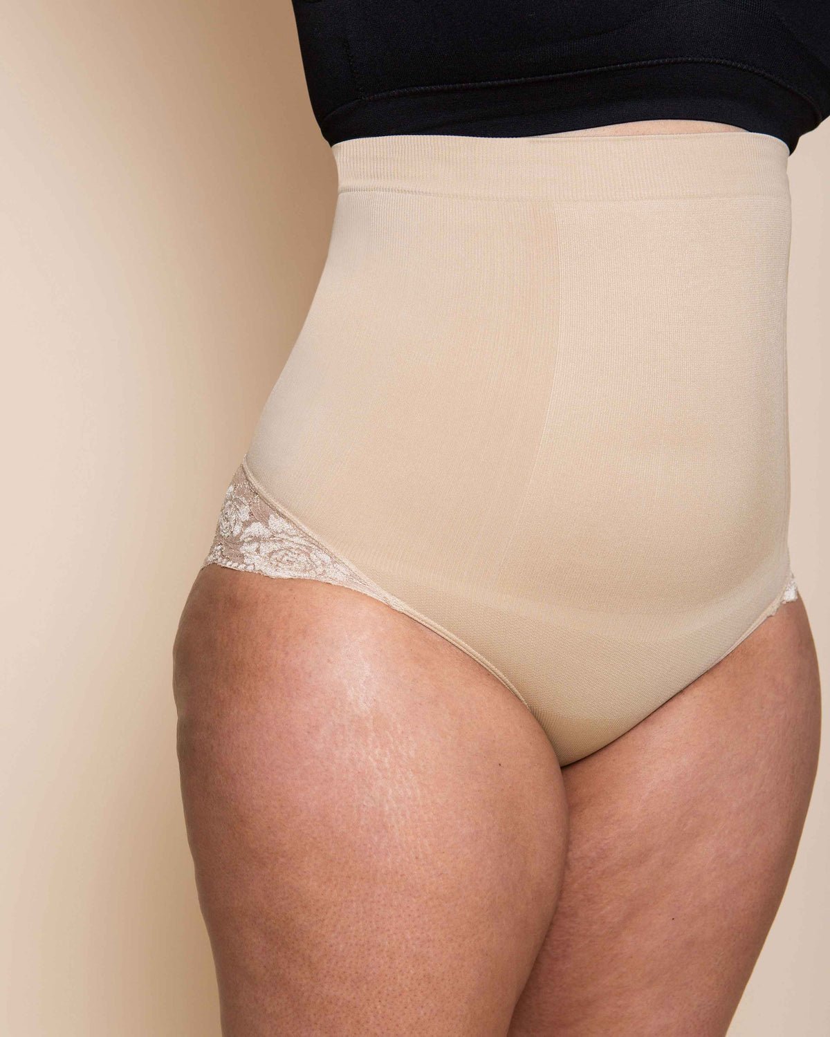 Culotte gainante en dentelle - Rosalia